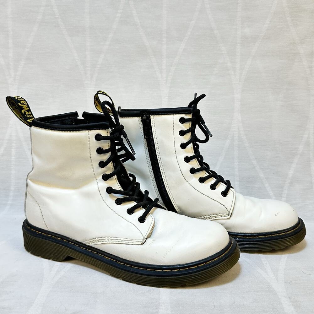 Dr. Martens Combat Boots Womens Size 5‎ White Leather Lace Up Round Toe